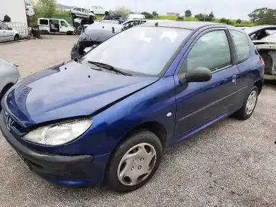 Sloopvoertuig peugeot                                            206 berlina                                                                                                                                                                                                                                                xr                                                                                                                                                                                                                                                         van het jaar 2001 aangedreven 8hx