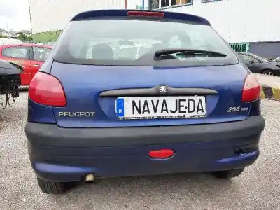 Sloopvoertuig peugeot                                            206 berlina                                                                                                                                                                                                                                                xr                                                                                                                                                                                                                                                         van het jaar 2001 aangedreven 8hx