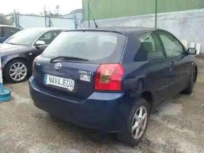 Veículo de Sucata TOYOTA COROLLA (E12) 2.0 D-4D Linea Sol Berlina do ano 2003 alimentado 1CDFTV