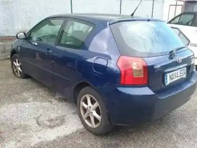 Veículo de Sucata toyota corolla (e12) 2.0 d-4d linea sol berlina do ano 2003 alimentado 1cdftv