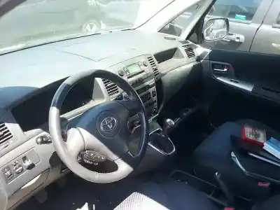 Veículo de Sucata toyota corolla verso (e12) 1.8 linea sol do ano 2001 alimentado 1zzfe