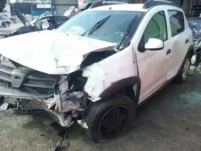 Veículo de Sucata dacia sandero stepway do ano 2015 alimentado h4b400