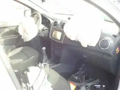 Veículo de Sucata dacia sandero stepway do ano 2015 alimentado h4b400