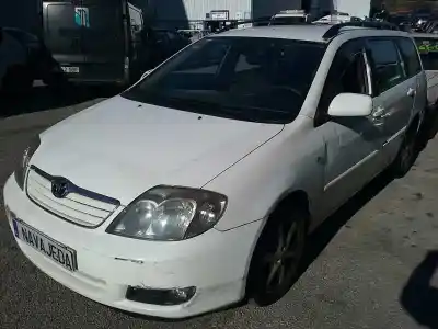 Veículo de Sucata TOYOTA COROLLA (E12) 2.0 D-4D Linea Luna Berlina do ano 2006 alimentado 1CDFTV