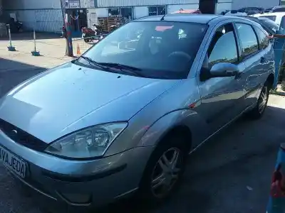 Veicolo di demolizione ford focus berlina (cap) ambiente (d) dell'anno 2004 alimentato f9da