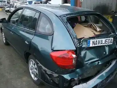 Veículo de Sucata kia rio ls berlina do ano 2004 alimentado a3d