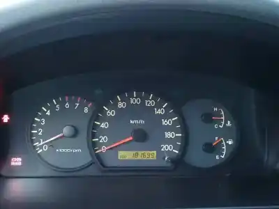 Veículo de Sucata kia rio ls berlina do ano 2004 alimentado a3d