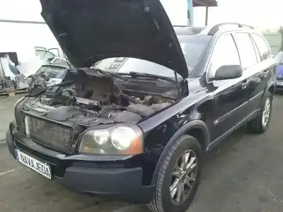 Veículo de Sucata volvo xc90 d5 kinetic do ano 2002 alimentado d5244t