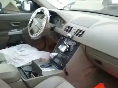 Veículo de Sucata volvo xc90 d5 kinetic do ano 2002 alimentado d5244t