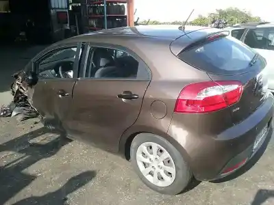 Vehicul casat kia rio (yb) concept al anului 2011 alimentat g4la