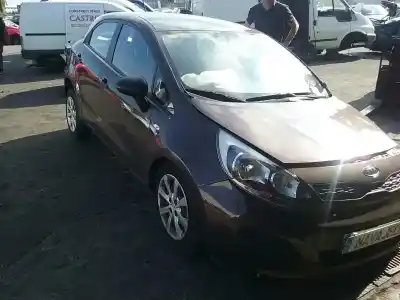 Vehicul casat kia rio (yb) concept al anului 2011 alimentat g4la