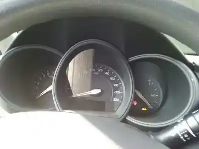 Vehicul casat kia rio (yb) concept al anului 2011 alimentat g4la