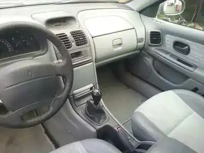 Veículo de Sucata renault laguna (b56) 1.9 dci diesel cat do ano 2000 alimentado f9q718