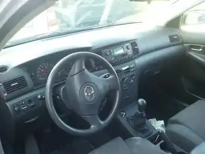 Veículo de Sucata toyota corolla (e12) 1.4 linea terra berlina do ano 2002 alimentado 4zzfe