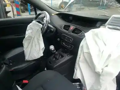 Sloopvoertuig renault scenic iii emotion van het jaar 2010 aangedreven k4m858