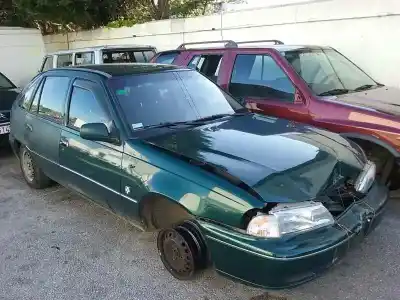 Véhicule à la ferraille daewoo nexia gl de l'année 1996 alimenté g15mf