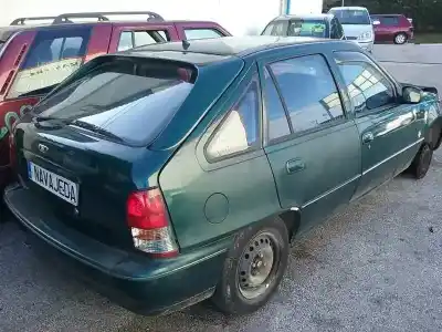 Véhicule à la ferraille daewoo nexia gl de l'année 1996 alimenté g15mf