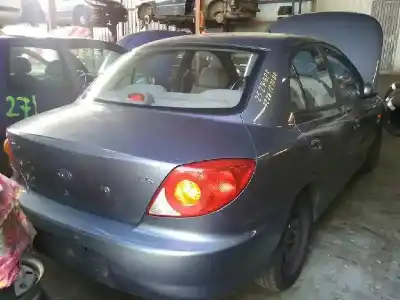 Veículo de Sucata kia rio ls berlina do ano 2001 alimentado a5d
