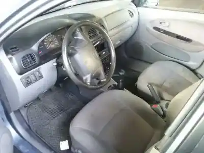 Veículo de Sucata kia rio ls berlina do ano 2001 alimentado a5d