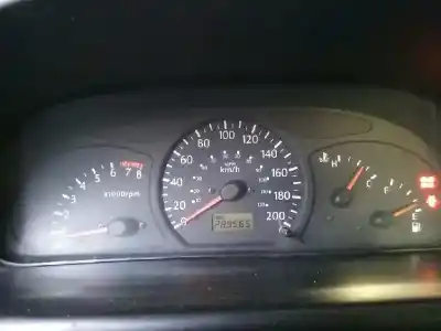 Veículo de Sucata kia rio ls berlina do ano 2001 alimentado a5d