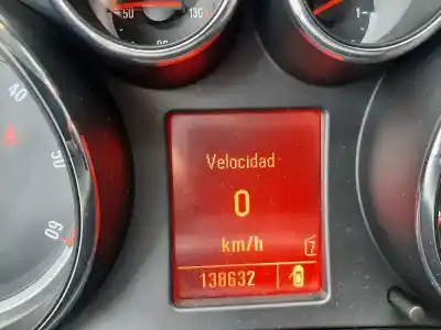 Sloopvoertuig opel insignia berlina 2.0 selective van het jaar 2011 aangedreven a20dth