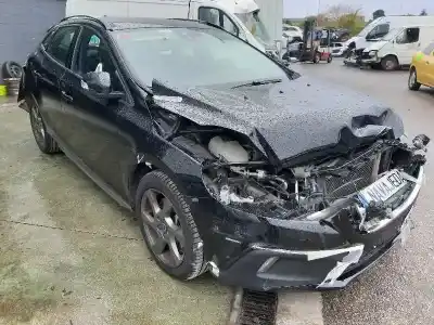 Veicolo di demolizione volvo v40 momentum dell'anno 2016 alimentato d4204t8