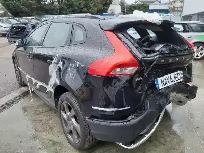 Veicolo di demolizione volvo v40 momentum dell'anno 2016 alimentato d4204t8