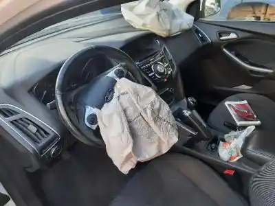 Здавання транспортного засобу ford focus lim. (cb8) titanium року 2014 потужний m1da