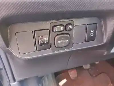 Veículo de Sucata toyota auris advance do ano 2012 alimentado 1ndtv