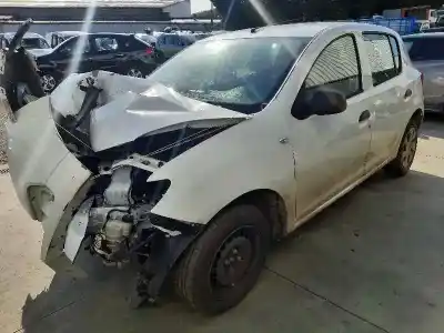 Veículo de Sucata dacia sandero access do ano 2018 alimentado b4de4