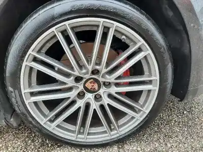 Scrapping Vehicle porsche panamera 4 of the year 2010 powered m4620