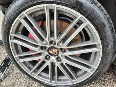 Scrapping Vehicle porsche panamera 4 of the year 2010 powered m4620