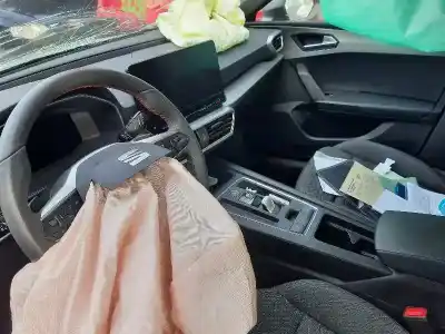 Veicolo di demolizione seat leon (kl1) fr dell'anno 2021 alimentato dfya