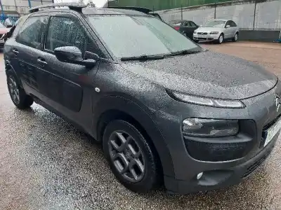 Здавання транспортного засобу citroen c4 cactus live року 2015 потужний 