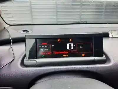 Здавання транспортного засобу citroen c4 cactus live року 2015 потужний 