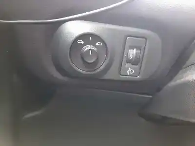 Здавання транспортного засобу citroen c4 cactus live року 2015 потужний 