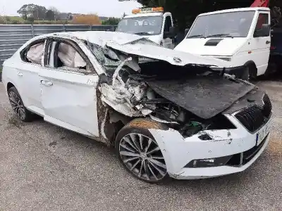 Здавання транспортного засобу skoda superb (3v3) style року 2022 потужний dfga
