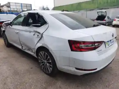 Здавання транспортного засобу skoda superb (3v3) style року 2022 потужний dfga