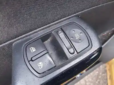 Veicolo di demolizione opel corsa d selective dell'anno 2015 alimentato a14xer