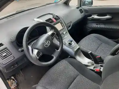 Veículo de Sucata toyota auris hybrid active do ano 2013 alimentado 2zr