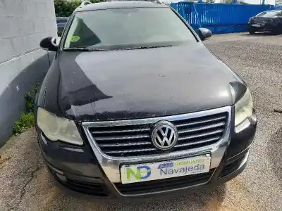 Vehículo de desguace VOLKSWAGEN PASSAT VARIANT (3C5)  del año 2006 con motor BKP