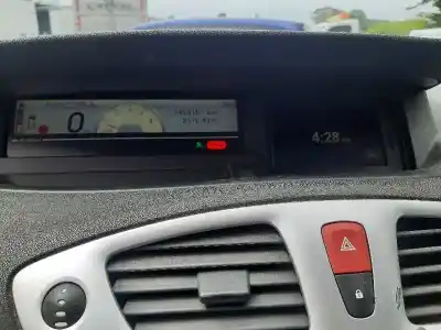 Sloopvoertuig renault scenic iii expression van het jaar 2009 aangedreven k9k832