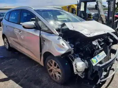 Veicolo di demolizione kia carens ( ) x-tech dell'anno 2018 alimentato d4fd