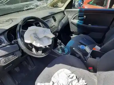 Veicolo di demolizione kia carens ( ) x-tech dell'anno 2018 alimentato d4fd