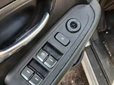 Veicolo di demolizione kia carens ( ) x-tech dell'anno 2018 alimentato d4fd