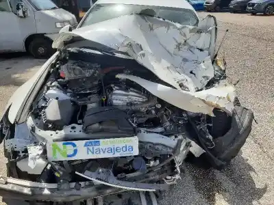 Vehicul casat lexus is 2.5 16v cat (híbrido) al anului 2019 alimentat 2arfse