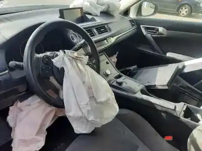 Veículo de Sucata lexus ct 200h do ano 2018 alimentado 2zr