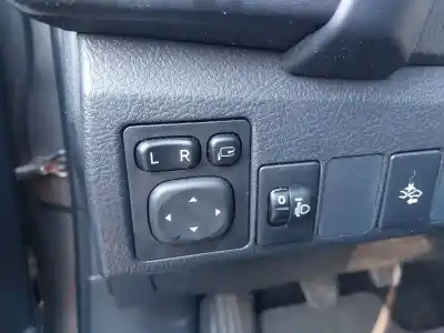 Veículo de Sucata toyota auris (_e18_) 1.2 (nre185_) do ano 2017 alimentado 8nr-fts