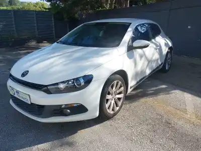Veicolo di demolizione volkswagen scirocco iii (137, 138) 2.0 tdi dell'anno 2011 alimentato cbdb,cfhc