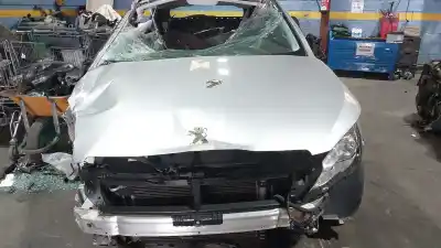 Veicolo di demolizione PEUGEOT 308 II (LB_, LP_, LW_, LH_, L3_)  dell'anno 2014 alimentato 5F02